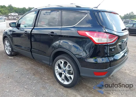 2016 Ford Escape Titanium z USA, uszkodzony, nr VIN 1FMCU0JX8GUB03579